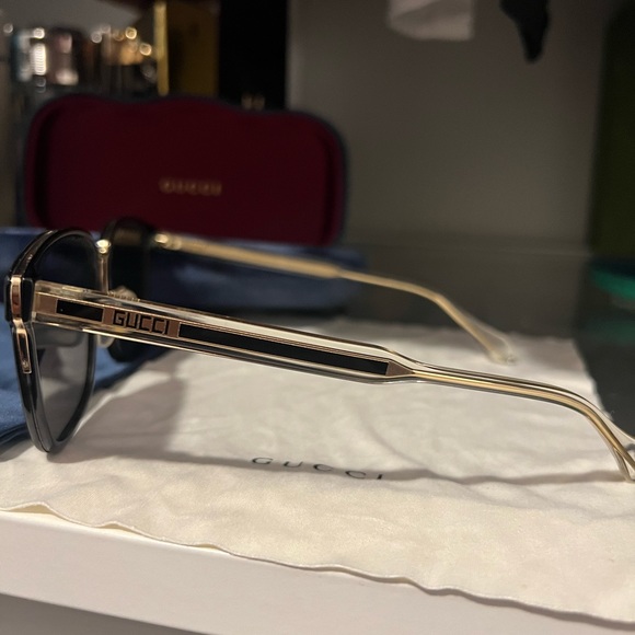 AUTHENTIC GUCCI. SUNGLASSES - Picture 5 of 6